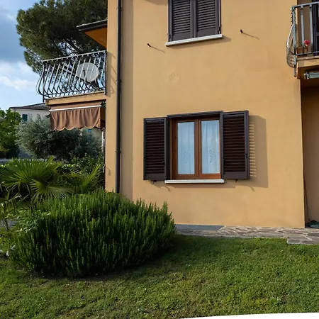 Lilly House Garden Apartmán Moniga del Garda